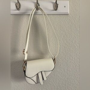 Small Elegant White Crossbody Bag with Adjustable Straps